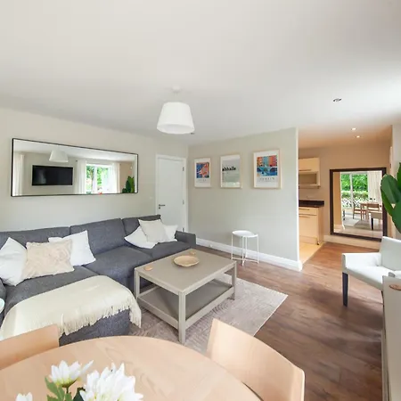 Stunning And Modern 2 Bedroom In * לוקאן