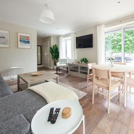 شقة Stunning And Modern 2 Bedroom In