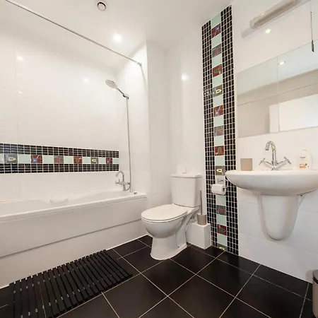 Stunning And Modern 2 Bedroom In شقة *