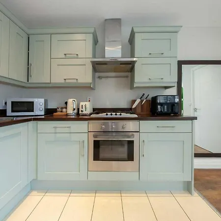 דירה Stunning And Modern 2 Bedroom In *