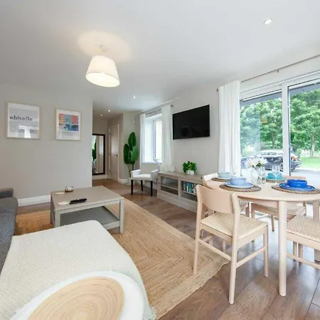 شقة Stunning And Modern 2 Bedroom In