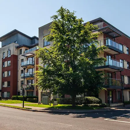 דירה Stunning And Modern 2 Bedroom In לוקאן