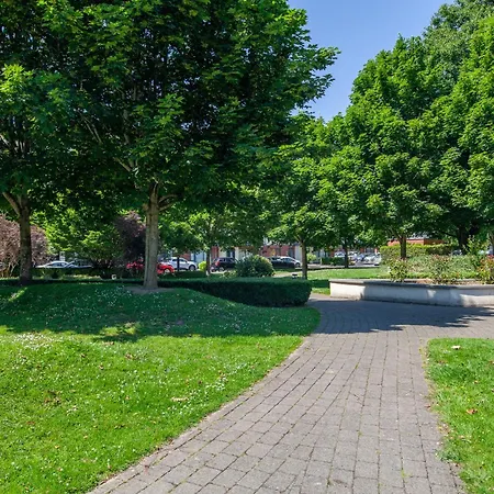 Stunning And Modern 2 Bedroom In شقة لُكَن