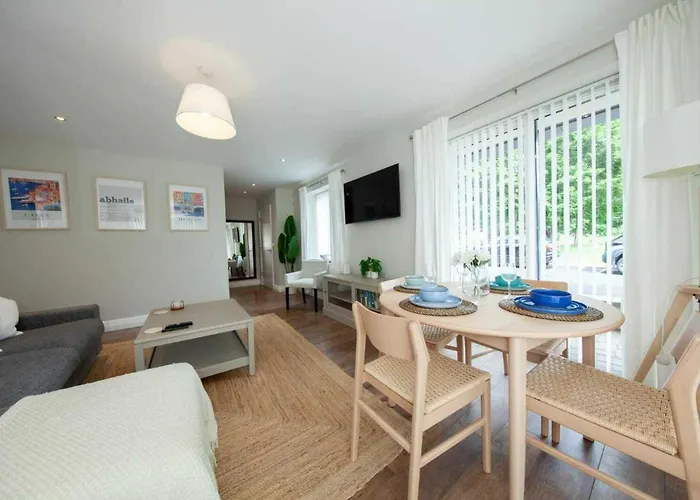 Stunning And Modern 2 Bedroom In